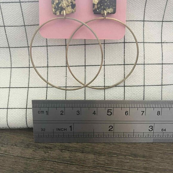 5/$30 ACCESSORIES BUNDLE Black & Gold Speckle Hoops Earrings with Stud Backing - Picture 4 of 4